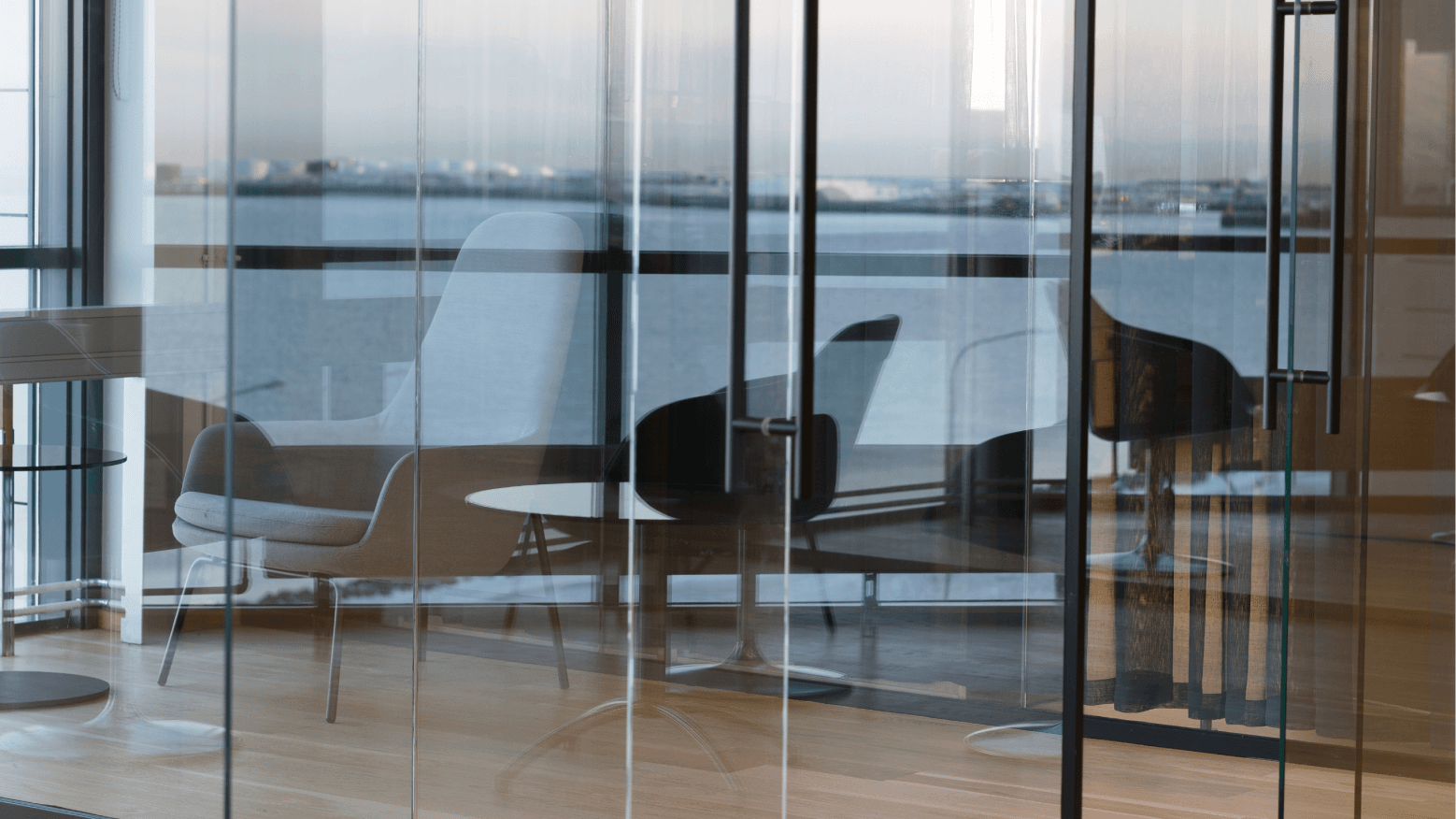 Kviku banki fékk Hér&Nú auglýsingastofu til þess að sjá um mörkun og hönnun fyrir fyrirtækið